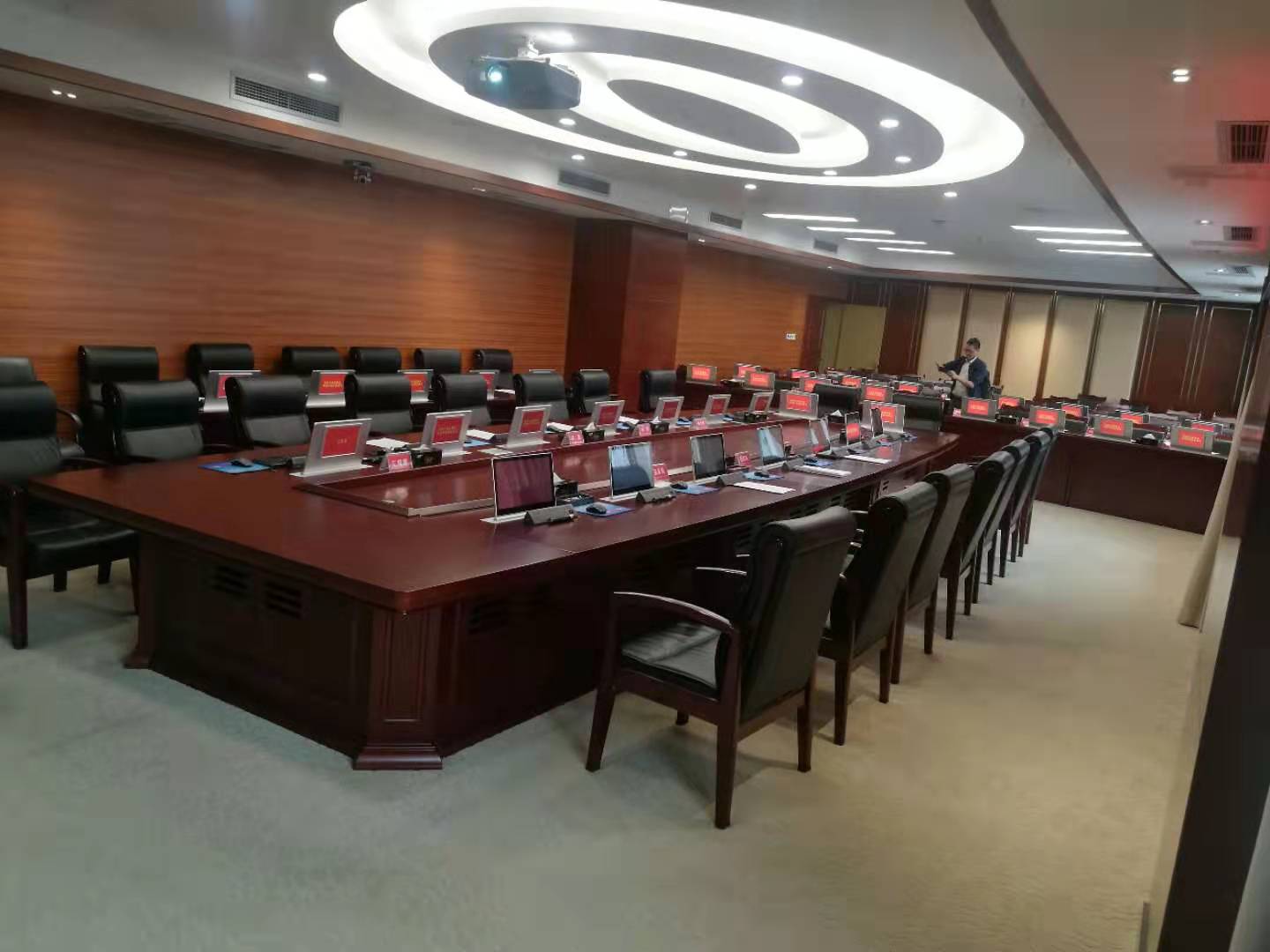 成都市龙泉驿区规划与自然管理局无纸化会议音